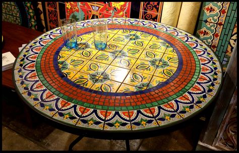 Easy Mosaic, Mosaic Planters, Mosaic Tables, Tile Tables, Mosaic Coffee Table, Plant Projects, Round Table Top, Mosaic Table, Wooden Spools