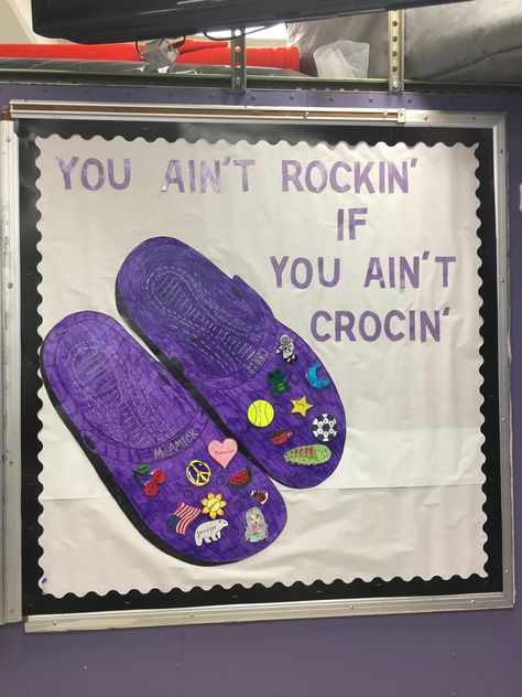 Croc Bulletin Board Ideas, Croc Bulletin Board, 12th Grade English, All About Me Crafts, Ra Bulletins, Ra Bulletin Boards, Kindergarten Themes, Ra Ideas, Spring Boards