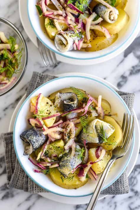 Pickled Herring and Potato Salad (Harengs Marinés Pommes à l’Huile) Pickled Herring Dishes, Icelandic Breakfast, Lunch Cart, Pickled Herring Recipe, Sill Recept, Herring Recipes, Pickled Herring, Autumn Salad, Cooking Inspiration