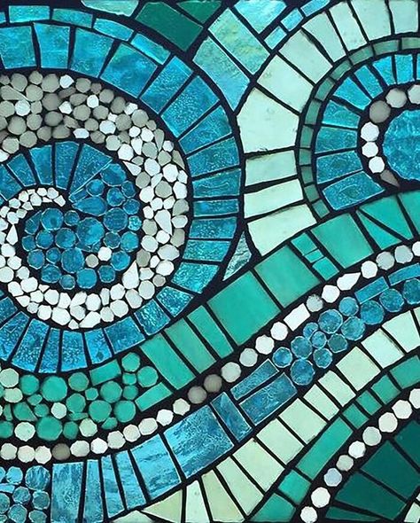 Mosaic Art Diy, Green Mosaic, Mosaic Garden Art, Mosaic Frame, Mosaic Art Projects, Mosaic Stained, Mosaic Tile Art, Glass Mosaic Art, Mosaic Artwork