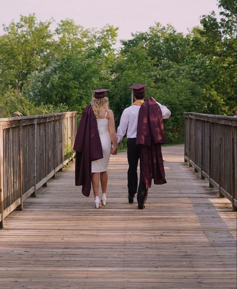 Graduation Pictures Poses For Couples, Graduation Pictures With Couples, Senior Pictures For Couples, Graduation Pictures Couple Ideas, Cap And Gown Photos Couple, Cal And Gown Pictures, Couple High School Graduation Pictures, Couple Grad Poses, Cap And Gown Senior Pictures Couples