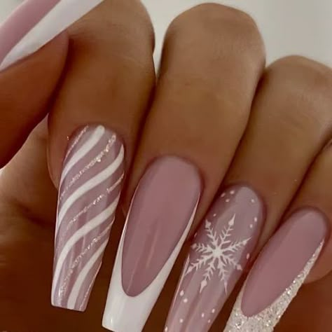 Nails By Minea Bergström on Instagram: "❄️ WINTER NAILS 💓 ————————————————————————— #winternails #snowflakenails #whitenails" Fresh Nails, Diy Acrylic Nails, Nail Shimmer, Winter Nails Acrylic, Glamour Nails, Summery Nails, Blush Nails, Snowflake Nails, Xmas Nails