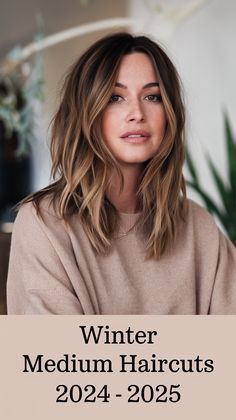 Medium Round Layers, Soft Medium Haircut, Women Butterfly Haircut, Medium Length Haircut With Soft Layers, Medium Hair Women Round Face, Women’s Haircuts Brunette, Cute Haircut For Girls Medium, Haircuts For Medium Brown Hair, 2023 Women’s Medium Haircuts