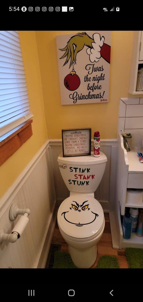 Stink Stank Stunk Toilet, Christmas Cricut Decor, Grinch Bathroom, Reindeer Toilet, Cricut Decor, Grinch Ideas, Crafts For Beginners, Stink Stank Stunk, Grinch Christmas Tree