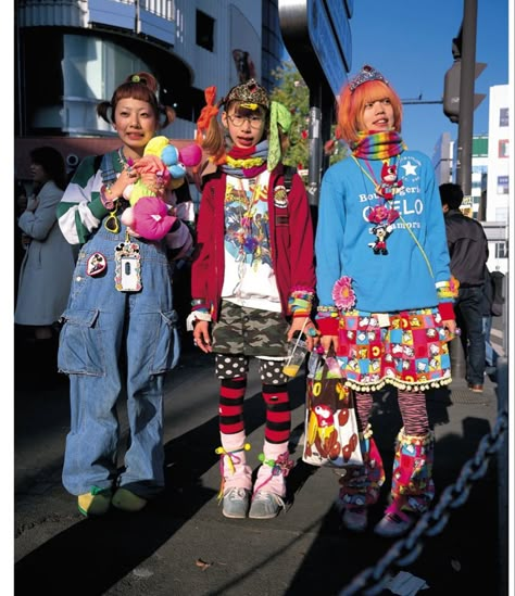 Vintage Shoes Outfit, Webcore Outfits, Decora Fashion Outfits, Decora Harajuku, Harajuku Decora, 1980s Fashion Trends, Fruits Magazine, Harajuku Fashion Street, Hair Photography