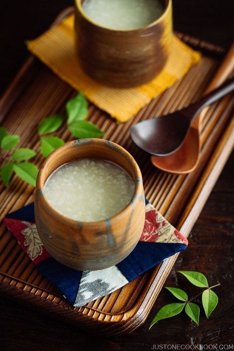 Beverage & Drinks Recipes • Just One Cookbook Sake Tasting, Rice Drink, Kek Lapis, Japanese Drinks, Matcha Green Tea Latte, Easy Japanese Recipes, Oyster Recipes, Japanese New Year, Green Tea Latte