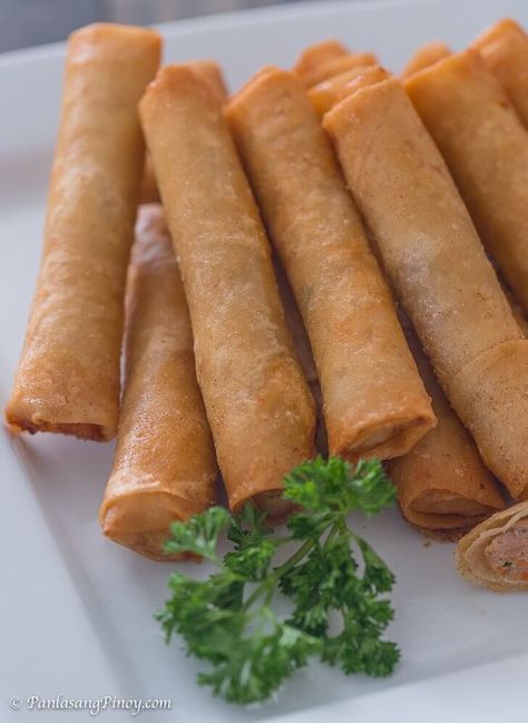 Lumpiang Shanghai Aesthetic, Lumpia Recipe Filipino, Lumpiang Shanghai Recipe, Pilipino Food Recipe, Lumpia Wrapper, Beef Mechado, Lumpia Shanghai, Phillipino Food, Lumpiang Shanghai