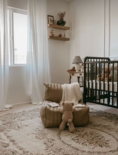 Forest Green Velvet Chair, Nursery Themes For Boys, Vintage Nursery Ideas, Vintage Nursery Boy, Vintage Baby Rooms, Brown Nursery, Cottage Nursery, Baby Boy Room, Calm Nursery