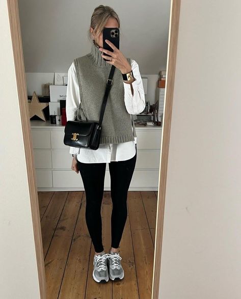 Leggings Work Outfit, Winter Dinner Outfit, Leggins Outfit, Look Legging, Mum Fashion, Winter Fashion Outfits Casual, Winter Dinner, Stylish Work Attire, Dinner Outfit