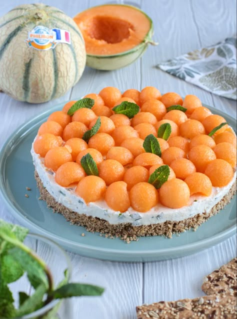 Cheesecake salé sans cuisson, aux herbes fraîches et au melon – Cuisine ta ligne French Cooking, Healthy Sweets Recipes, Weird Food, Cooking Kitchen, Healthy Sweets, Sweets Recipes, Easy Snacks, Diy Food, Melon