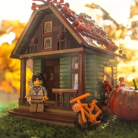 Smells of autumn 🍁 #lego Brick Photography, Lego Houses, Lego House Ideas, Lego Wall, Lego Buildings, Lego Sculptures, Lego Diy, Amazing Lego Creations, Lego Modular