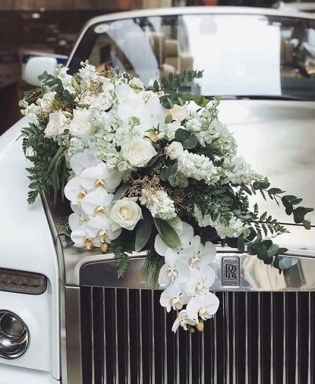 car decoration for wedding simple Bridal Car Decor, Bridal Car Decoration Ideas, Bridal Car Flowers, Wedding Car Flower Decoration, Wedding Car Flowers, Car Decorations For Wedding, Car Decoration Ideas, Wedding Car Deco, Reception Stage Decor