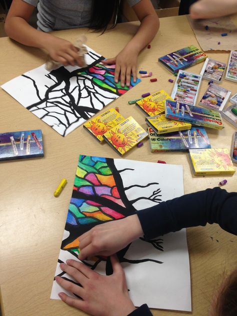 Good idea for art time with Fiona ... ARTipelago: Beautiful Banyan Trees! Art For 4th Grade, Oil Pastel Art For Kids, 4th Grade Art Projects, Analogous Colors, Classe D'art, Tree Project, Dynamic Art, Trees Art, 4th Grade Art