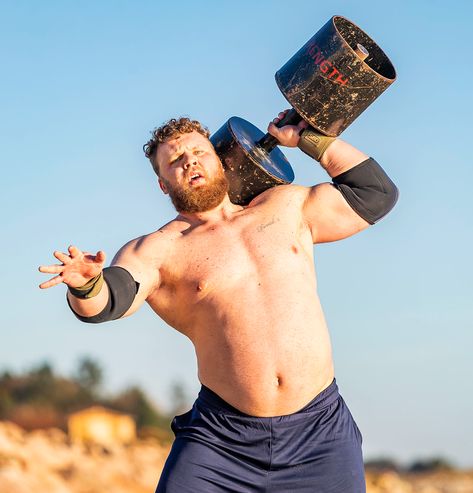 World's Strongest Man Tom Stoltman Shares Workout Training Tips Tom Stoltman, Strongman Physique, Vtuber Inspiration, Fitness Poses, Strongman Training, Weight Lifter, World's Strongest Man, Farmers Walk, Strongest Man