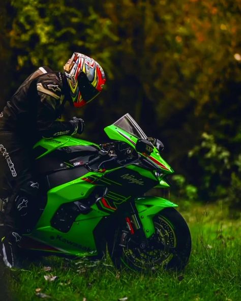 Wallpaper kawasakizx10r#more explore Kawasaki Zx10r Wallpaper 4k, Zx10r Wallpaper 4k, Zx10r Wallpaper, Sk Logo, Motorbike Illustration, Best Fb Profile Pic, Biker Photos, Ninja Bike, Yamaha Rx100