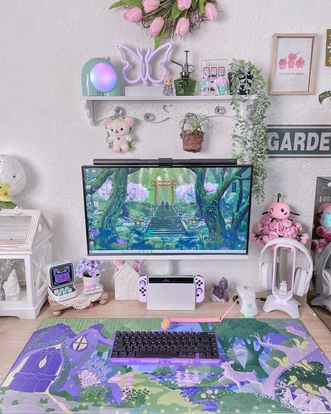 Kawaii Desk Setup Study, Kawaii Desk Accessories, Gamer Set Up Aesthetic, Computer Set Up Aesthetic, Pc Set Up Aesthetic, Desk Set Up Aesthetic, Kawaii Desk Setup, Cozy Gamer Aesthetic, Desk Revamp