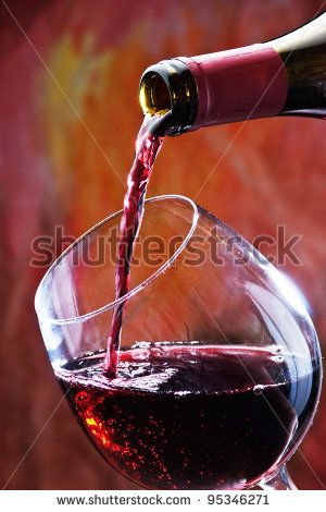 Wine Being Poured, Tuscany Wine Tour, Wine Glass Images, Wine Infographic, White Wine Grapes, Fruit Sketch, Tuscany Wine, Different Types Of Wine, Wine Images