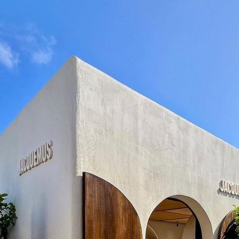 Jacquemus Pop Up Store, Jacquemus Pop Up, Jacquemus Store, Pop Up Concept, Virtual Showroom, Aesthetic Stores, New Location, Store Interior, St Tropez