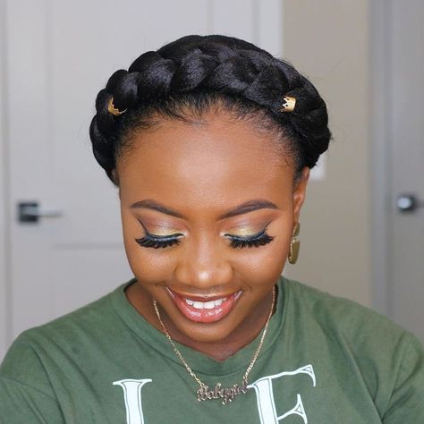 50 Jaw-Dropping Braided Hairstyles to Try in 2020 - Hair Adviser Crown Braid Hairstyles, Braiding Ideas, Black Hair Bun, Crown Braid Updo, French Braid Updo, Braided Crown Hairstyles, Hairstyles For Black Hair, Braided Bun Hairstyles, Pelo Afro