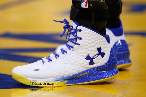 stephen.curry+shoes | Stephen Curry in the home colorway of his Under Armour signature shoe ... Basketball Shoes Stephen Curry, Steph Curry Shoes, Curry Basketball Shoes, Stephen Curry Shoes, Curry Shoes, Best Shoes For Men, Fresh Shoes, Under Armour Shoes, Mens Shoes Casual Sneakers