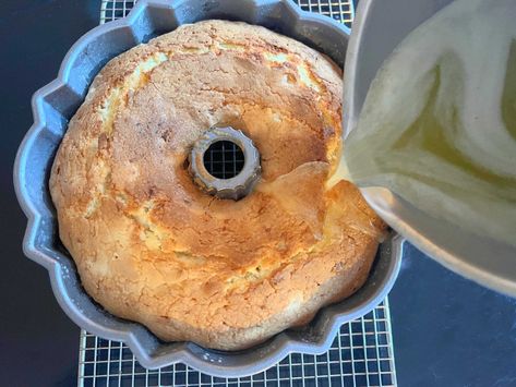 Coconut Pound Cakes, Stuffed Salmon, Champagne Cake, Cake Dome, Rum Cake, Pineapple Cake, Pineapple Coconut, Tres Leches, Pound Cake Recipes