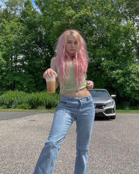 Myah Alanna, Pink Egirl, Skater Girl, Skater Girls, Style Fashion, Fashion Inspo, Pants, Pink, Beauty