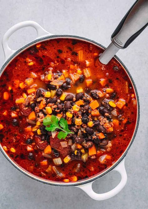 chorizo soup Chorizo And Bean Stew, Chorizo Soup Recipes, Soup With Black Beans, Chorizo Soup, Vegan Tacos Recipes, Black Bean Soup Recipe, Chorizo And Potato, Chicken Chorizo, Chorizo Recipes