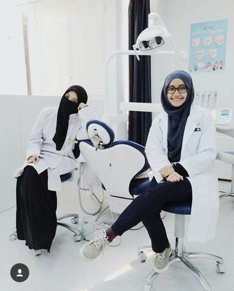 Hijabi Doctor Outfit, What Is Research, Research Methodology, Doctor Outfit, Girls Hijab, Medical Wallpaper, Hijab Niqab, Dresses Design, Medical School Inspiration