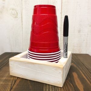 Solo Cup Holder, Red Solo Cup, Wooden Cup, Solo Cup, Diy Cups, Diy Holder, Rustic Wood Signs, Party Cups, Drink Holder