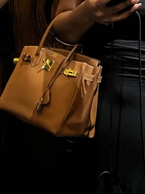 Gold Birkin 30cm ✨ #hermes #birkin #vintage #ootd #fashion Brown Birkin, Birkin Gold, Birkin 25 Gold, Vintage Ootd, Birkin 25, Hand Bags, Hermes Birkin, Ootd Fashion, Gold Hardware