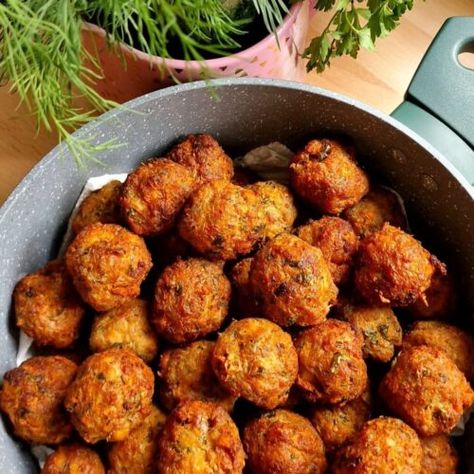 Delicious Albanian Qofte Recipe - Traditional Meatballs Albanian Recipes Dinners, Albanian Food Recipes, Pasta Balls, Traditional Meatballs, Albanian Food, Albanian Recipes, Albanian Culture, Meatballs Recipe, Meatball Recipes