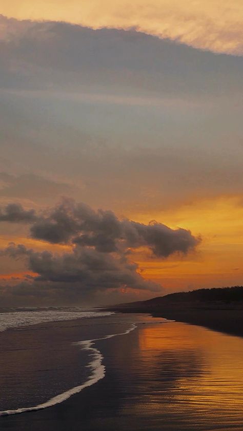 Video Pantai Aesthetic, Sky Videos Aesthetic, Sky Aesthetic Videos, Beautiful Scenery Pictures, Scenery Pictures, Aesthetic Photography Nature, Beautiful Photos Of Nature, Cool Pictures Of Nature, Beautiful Scenery Nature