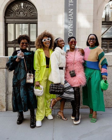 Funky Fresh Outfits, Colorful Winter Fashion, Hbcu Fashion, Fashion Week Looks, Holiday Outfits Women, Blogger Street Style, Street Style Edgy, Fashion Media, Boho Chic Outfits