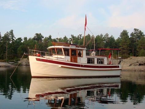 1990 Sundowner Tug Pilot House Tug for sale - YachtWorld Stauter Built Boats, Tug Boats For Sale, Theodore Tugboat, 31 Bertram Boats, Vintage Runabout Boats, Sport Yacht, Teak Flooring, Tug Boats, Motor Yacht