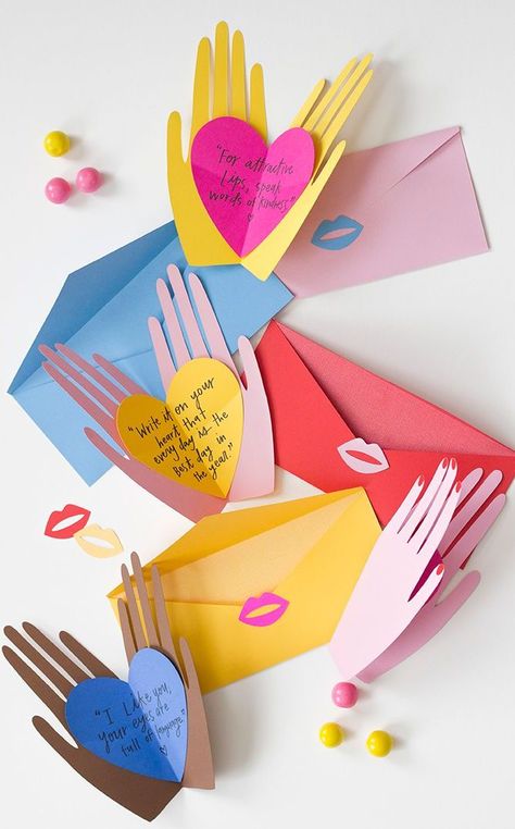 Valentines Bricolage, Diy Mother's Day Crafts, Mothers Day Crafts For Kids, Best Gifts For Mom, Handmade Greeting Cards, Diy Mothers Day Gifts, Cadeau Diy, Mother's Day Diy, Fathers Day Crafts