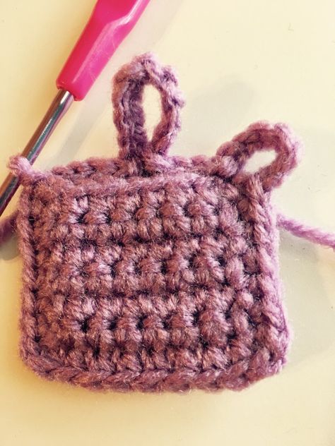 Key Chain Quarter Holder FREE Pattern - Crochet it Creations Quarter Keeper, Quarter Holder, Small Crochet Gifts, Quick Crochet Projects, Grocery Budget, Crochet Towel, Quick Crochet Patterns, Crochet Keychain Pattern, Easy Crochet Projects