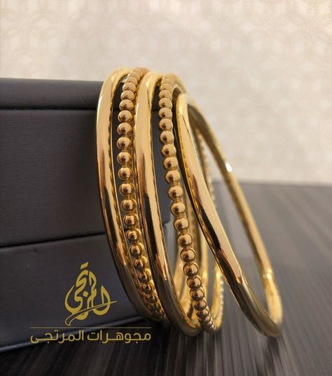 Bengals Gold Jewellery, Daily Wear Gold Bangles Indian Latest, Gold Kangan Design Latest, Daily Use Gold Bangles Indian, Gold Bangles Design Daily Wear Latest, Gold Kangan, Simple Gold Bangle, Wedding Jewellery Designs, Gold Bangles Indian