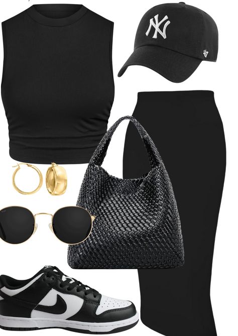 Black And Black Outfit For Women, Gothic Brunch Outfit, Dress Down Outfit Black Women, How To Dress Like A Mom, Look Black Night, All Black Jeans Outfit, All Black Casual Outfits For Women, Shoulderless Top Outfit, All Black Outfits For Women Casual