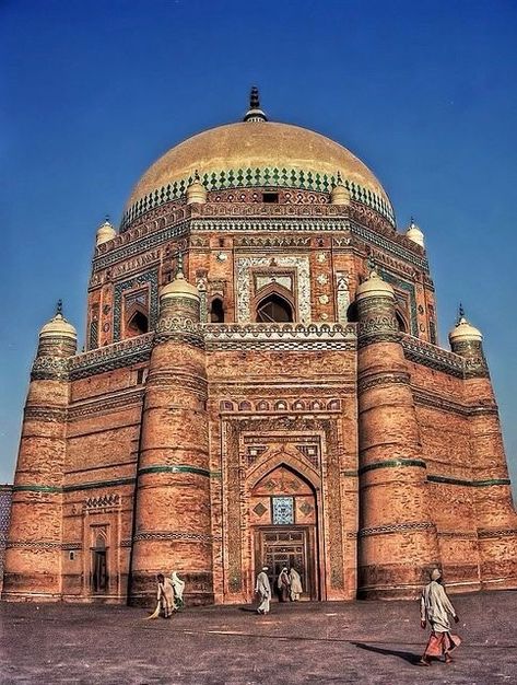 Rukn-e-Alam Mausoleum Pre-Moghul 14th century... - Inspiratori Multan Pakistan, Pakistan Art, Pakistan Culture, Beautiful Pakistan, Pakistan Travel, Construction Architecture, Beautiful Mosques, Bhutan, Historical Place