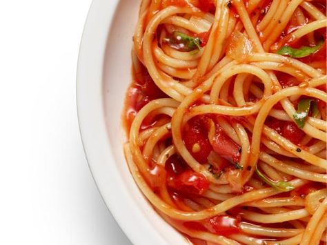 Get Food Network Kitchen's Spaghetti Marinara Recipe from Food Network Spaghetti Marinara Recipe, Marinara Spaghetti, Spaghetti Marinara, Marinara Recipe, Marinara Sauce Recipe, Budget Friendly Dinner, Homemade Marinara, Pasta Sauces, Money Saving Meals