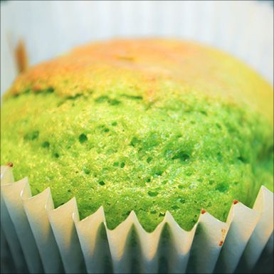 Pandan Muffin Recipe, Pandan Extract Recipes, Pandan Muffin, Pandan Cupcakes Recipe, Pandan Cupcakes, Buko Pandan, Pandan Cake, Filipino Dessert, Filipino Desserts