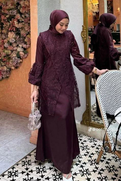 Ide Dress Bridesmaid Hijab, Baju Kurung Modern Style, Kebaya Modern Hijab Dresses, Baju Dress Hijab Styles, Dress Braidsmaid Hijab, Model Dress Hijab, Dress Kebaya Hijab, Seragam Bridesmaid Hijab, Model Dress Bridesmaid Hijab