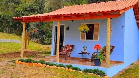 Mexican House Exterior, Lewis Aesthetic, Mexico House Ideas, Winter House Exterior, Mobile Home Exteriors, Cottage Tiny House, Exterior Fireplace, Farmhouse Architecture, Mud House