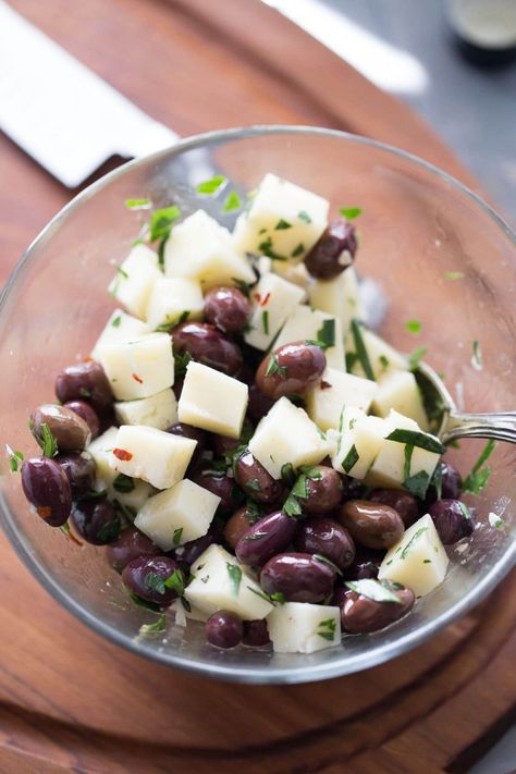 Manchego cheese is the perfect cheese for the spiced marinated Spanish olives in this easy appetizer recipe. Recipes With Manchego Cheese, Olive Marinade, Marinated Cheese And Olives, Manchego Cheese Pairing, Manchego Cheese Recipes, Manchego Cheese Appetizers Spanish Tapas, Spain Recipes, Spanish Appetizers, Paella Party