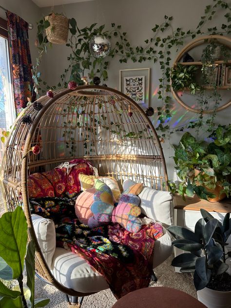 Hippy Chic Bedroom, Egg Chair Bedroom Aesthetic, Bedroom Inspirations Spiritual, Decorating Egg Chair, Boho Trippy Bedroom, Hippy Boho Room, Egg Chair Aesthetic, Bedroom Inspirations Hippie, Spiritual Room Aesthetic Bedroom