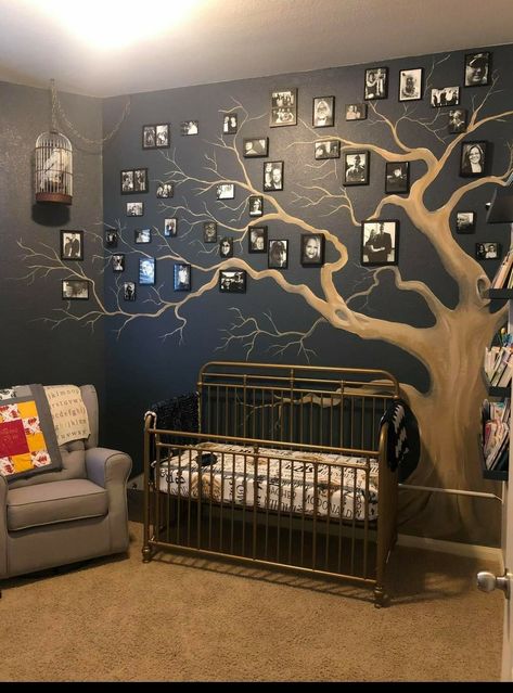 Harry Potter Baby Room, Black Family Tree, Harry Potter Baby Nursery, Harry Potter Themed Nursery, Ideas Decoracion Salon, Small Room Nursery, Night Nursery, Nursery Planning, Harry Potter Nursery