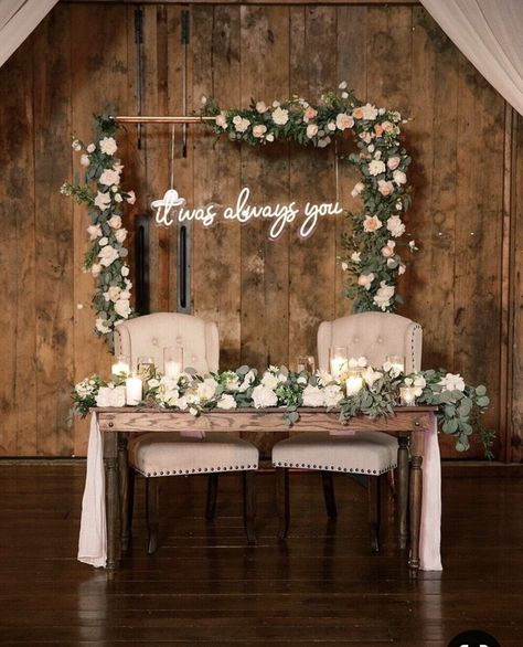 Vintage Sweetheart Table, Rustic Sweetheart Table, Main Table Wedding, Wedding Couple Table, Sweetheart Table Backdrop, Head Table Wedding Decorations, Brides Table, Bride Groom Table, Sweetheart Table Decor