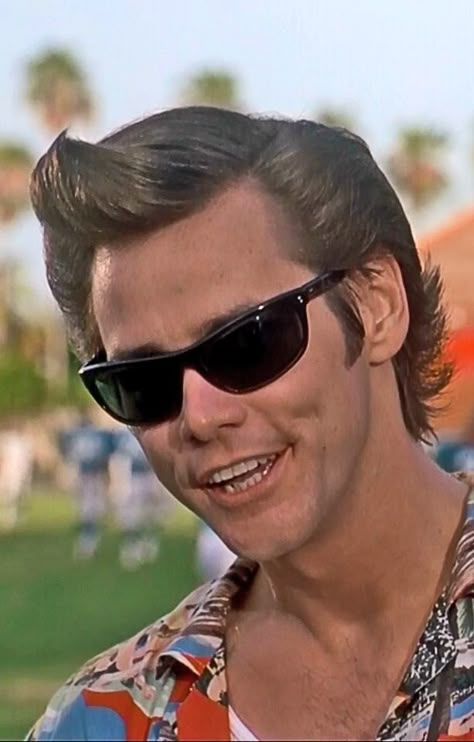 Jim Carrey Funny, Ace Ventura Pet Detective, Wraparound Sunglasses, Pet Detective, Ace Ventura, The Truman Show, Jim Carrey, Actrices Hollywood, Movie Characters