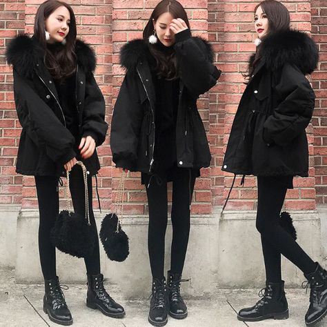 Image shared by Fairyprincess18. Find images and videos about women, goth and gothic on We Heart It - the app to get lost in what you love. White Parka, Parka Women, Estilo Hippie, Fur Parka, Cotton Coat, Winter Coats Jackets, Winter Coats Women, Winter Women, Jacket Outfits