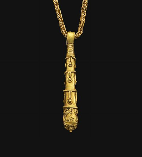 A ROMAN GOLD NECKLACE AND CLUB PENDANT   CIRCA 1ST-2ND CENTURY A.D.   Formed of a length of multiple loop-in-loop chain, terminating in a hook-and-loop closure, the chain supporting a Hercules club pendant, formed of hollow sheet, adorned with filigree and granulation along its length, including filigree spirals and drop-shapes punctuated by granulation, with a suspension loop above Ancient Pendant, Roman Jewellery, Roman Necklace, Roman Ancient, Imperiul Roman, Ancient Roman Jewelry, Ancient Jewels, Roman Jewelry, Ancient Jewellery